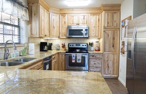 Ruidoso Cabin | *Walk to shops*Hottub*Grill*WIFI