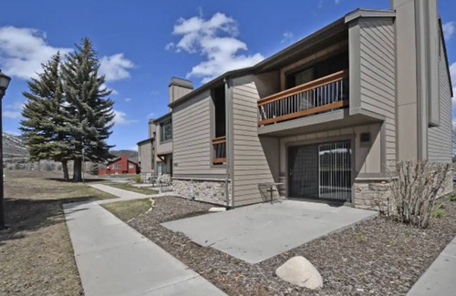 South Snyderville Basin Condo | Walk to Ski — 2BR/2BA Canyons/Park City Condo