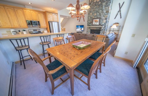 Mountain House House | Walk to ski slopes! Private hot tub and garage!