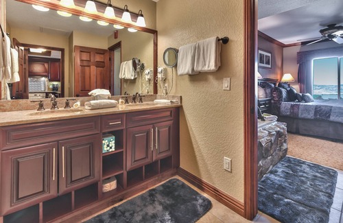 Gorgosa Condo | Walk to Ski. Westgate Canyons Condo. Pool/Hot tub.