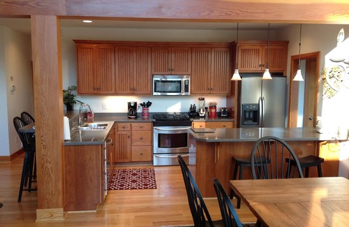 Wintergreen House | Walk to slopes and Mountain Inn/First Floor Master and Queen Bedrooms