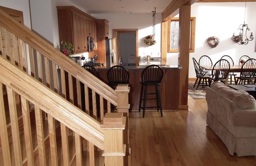 Wintergreen House | Walk to slopes and Mountain Inn/First Floor Master and Queen Bedrooms