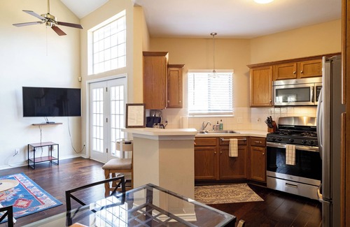 Bouldin House | Walk to SOCO - South 1st Launch Pad!