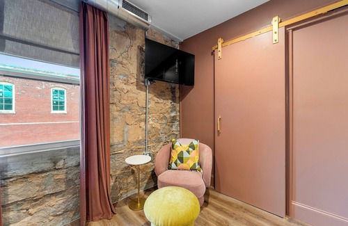 Stone Mountain Historic Village Condo | Walk to Stone Mountain Park! Historic Loft in Downtown Stone Mountain