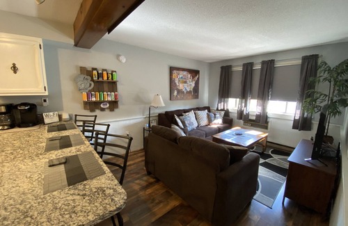 Bartlett Condo | Walk to Story Land! Updated Condo! Great Location! WiFi-TV-AC and Pool!