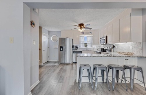 North Carolina Coast House | Walk to the Beach - Complex Pool - Coastal Charm - Great Escape