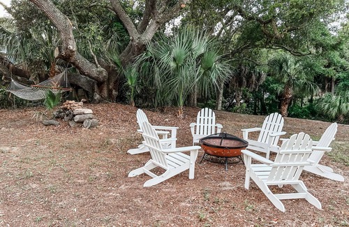 Edisto Island House | Walk to the Beach! Firepit, games, pets welcome, bring your boat!