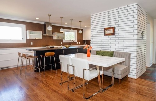Ann Arbor House | Walk to the Big House from this Stylish Home.