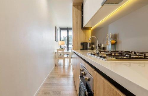 South Melbourne Apartment | Walk to the Grand Prix Track 01583