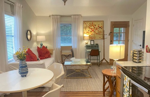 Waco House | Walk to the River or Downtown. One block from Cameron Park. 1 Mile to Silos!