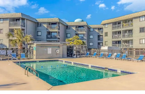 North Myrtle Beach Condo | Walk to the Ocean - 2 bed 2 bath Condo in Cherry Grove Beach SC