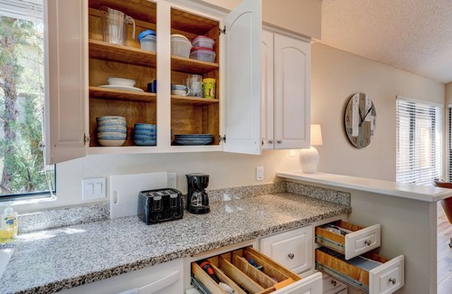 Hidden Valley Ranch House | Walk to Trails, Pool, Tennis, Pickleball, 2-Car Garage, A/C, Fenced Backyard