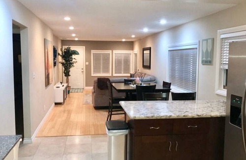 Morena House | Walk to USD | Spacious House for 6 PPL w/ Parking