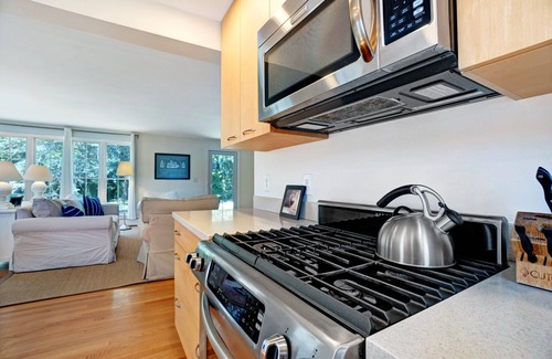 Katama House | Walk to Village Bike to beach - AC, 4 BdRms 3 Full Baths, Immaculate!