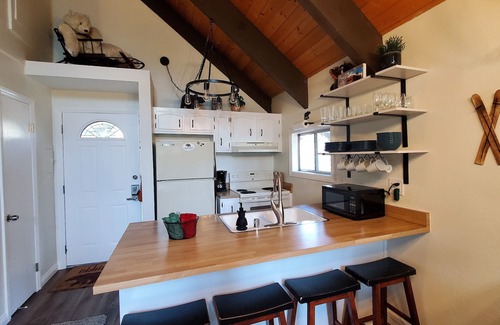 Mammoth Lakes Condo | WALK TO VILLAGE! UPDATED STUDIO+LOFT, 2 BATH, STUNNING VIEWS!