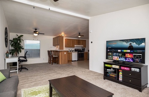 Bullhead City House | Walk to Water - Close to Boat Launch - Rotary Park - Garage - Bring Boat & Toys!