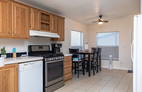 Bullhead City House | Walk to Water - Close to Boat Launch - Rotary Park - Garage - Bring Boat & Toys!