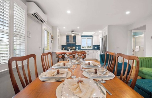 North Truro House | Walk to Water, Dazzling Sunsets on the Bay!