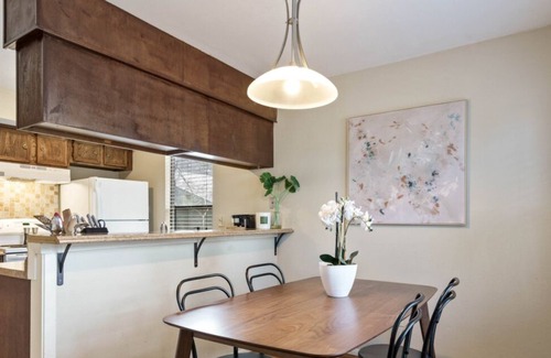 Barton Hills House | Walk to Zilker! Patio w/a View & Elevated Balcony