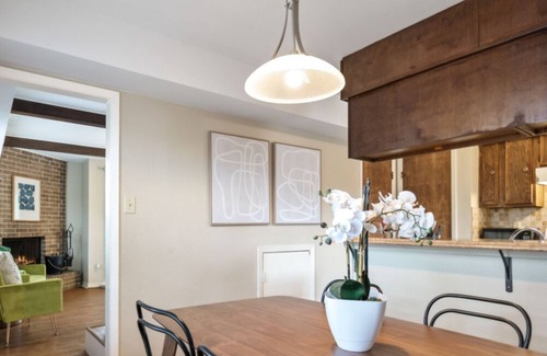 Barton Hills House | Walk to Zilker! Patio w/a View & Elevated Balcony