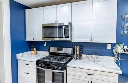 Williams House | Walk Train & Rte 66/The Stay @ Seven One Three