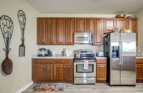 Cambridge Condo | Walkable Condo w/Drawbridge Views in Cambridge