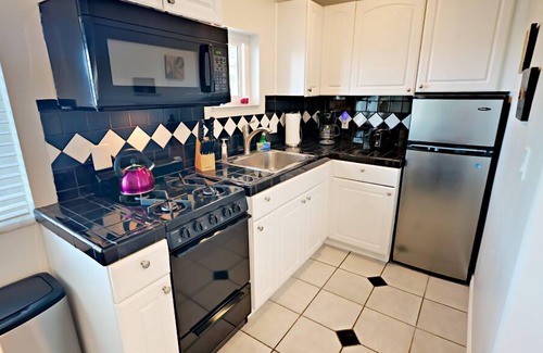 Golden Hill Apartment | Walkable to Downtown, NEW Jacuzzi, Fire pit, Outdoor Kitchen w Built in BBQ