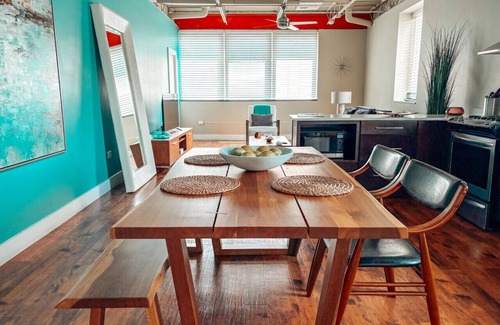 Downtown Greensboro Apartment | Walkable to Tanger and Coffee Shop!