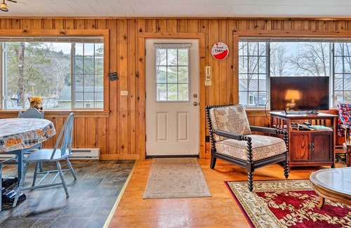 Poultney Cottage | Walkable Waterfront Cottage w/ Deck, Fire Pit