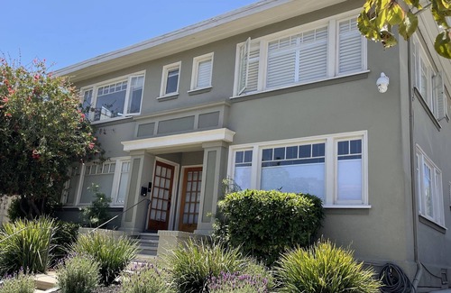 Oakland Apartment | Walker's Paradise in Oakland
