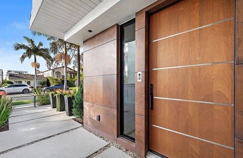 Corona del Mar House | Walkers Paradise in CDM
