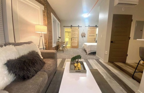 Midtown Apartment | ~Walking distance-DMC/Perfect for Monthly stay