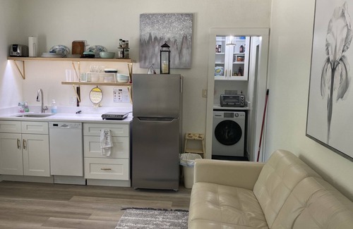 Grapevine Cottage | Walking distance to Historic Downtown Grapevine