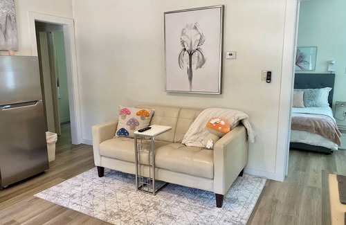 Grapevine Cottage | Walking distance to Historic Downtown Grapevine