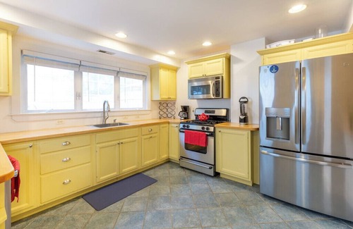Naval Academy House | Walking distance to Navy Stadium! No cleaning fees!