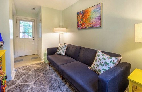 Naval Academy House | Walking distance to Navy Stadium! No cleaning fees!