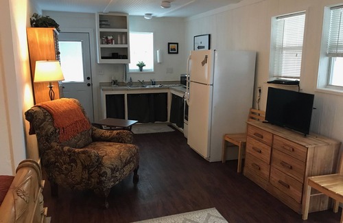 Westfield Cabin | Walking distance to Zilker Park, ACL, and so much more!