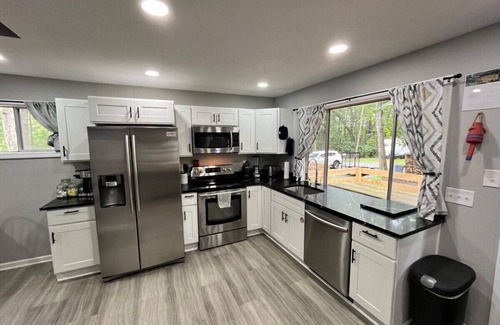 White Mills Apartment | Wally’s Cottage |New|Kayaks|Firepit|Central