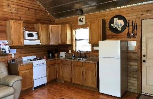 Fredericksburg Cabin | Walnut Canyon Cabins