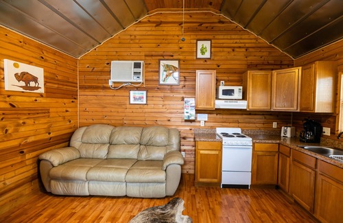 Fredericksburg Cabin | Walnut Canyon Cabins