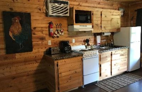Fredericksburg Cabin | Walnut Canyon Cabins