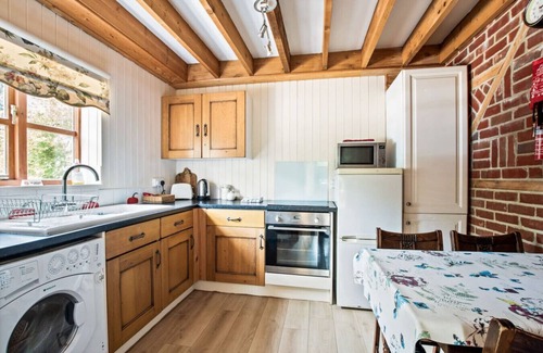 New Forest District Apartment | Walnut Tree Cottage near New Forest trails