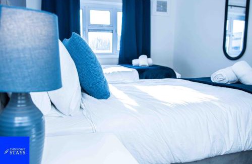 Walsall House | Walsall 3-Beds Sleeps 8 Groups & Contractors