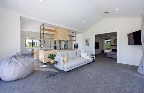 Wanaka House | Wanaka`s Oasis Escape