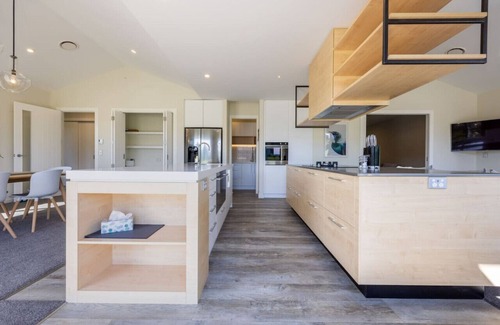 Wanaka House | Wanaka`s Oasis Escape