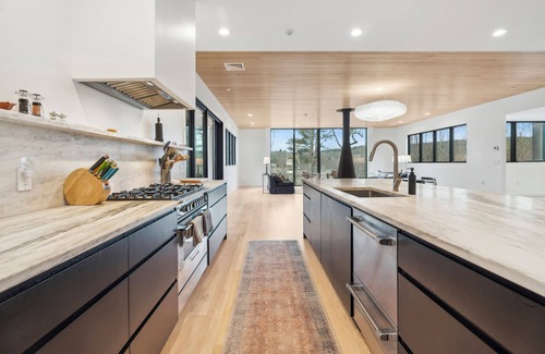 Stowe Hollow House | Wander Stowe Hollow sleeps 10, w/Workstations, 5 Bedrooms