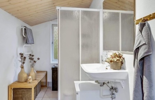 Hou House | "Wanona" - 1.9km from the sea by Interhome