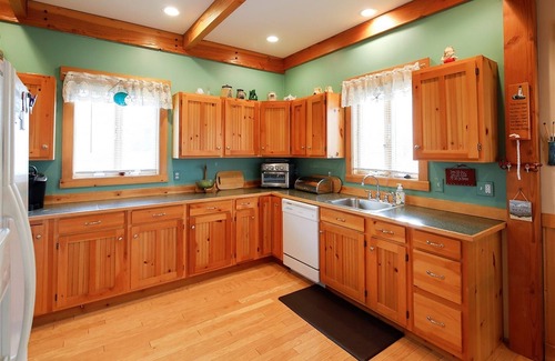 Standish Cottage | WARD'S COVE Sebago Lake