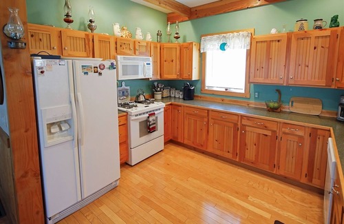 Standish Cottage | WARD'S COVE Sebago Lake