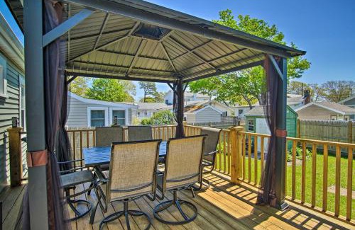 Wareham Center House | Wareham Cottage with Deck, Walk to Swifts Beach